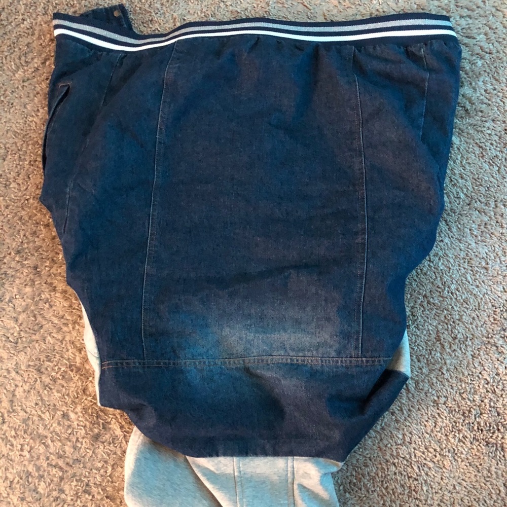 Jean jacket - Picture 4 of 4